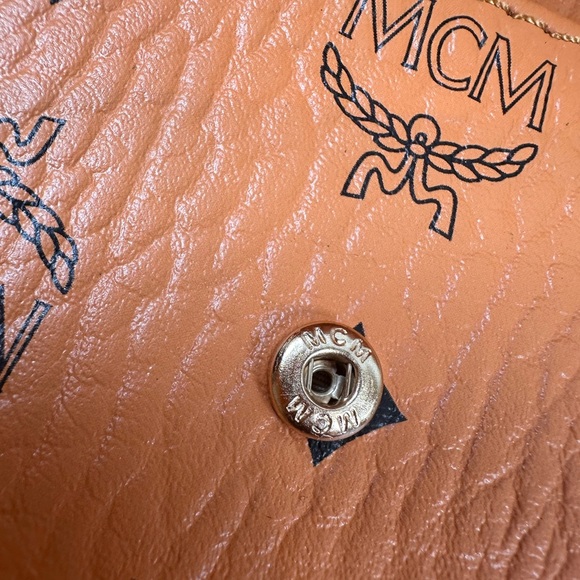 MCM Visetos Envelope Clutch Cognac - Picture 4 of 5